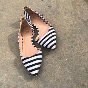 JG black and white striped flats